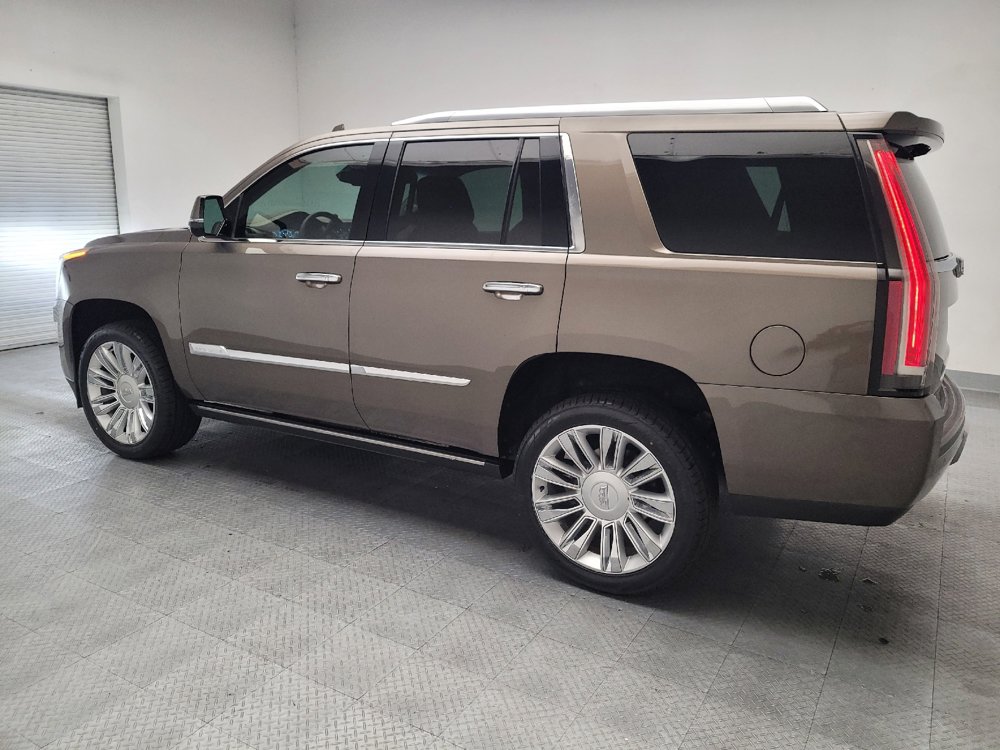 Used 2015 Cadillac Escalade Platinum RWD image 3