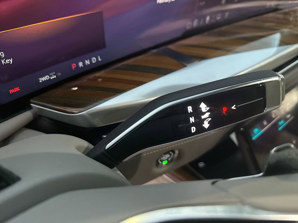 Used 2025 Cadillac Escalade Premium Luxury Platinum w/ LPO, Floor Liner Package image 23