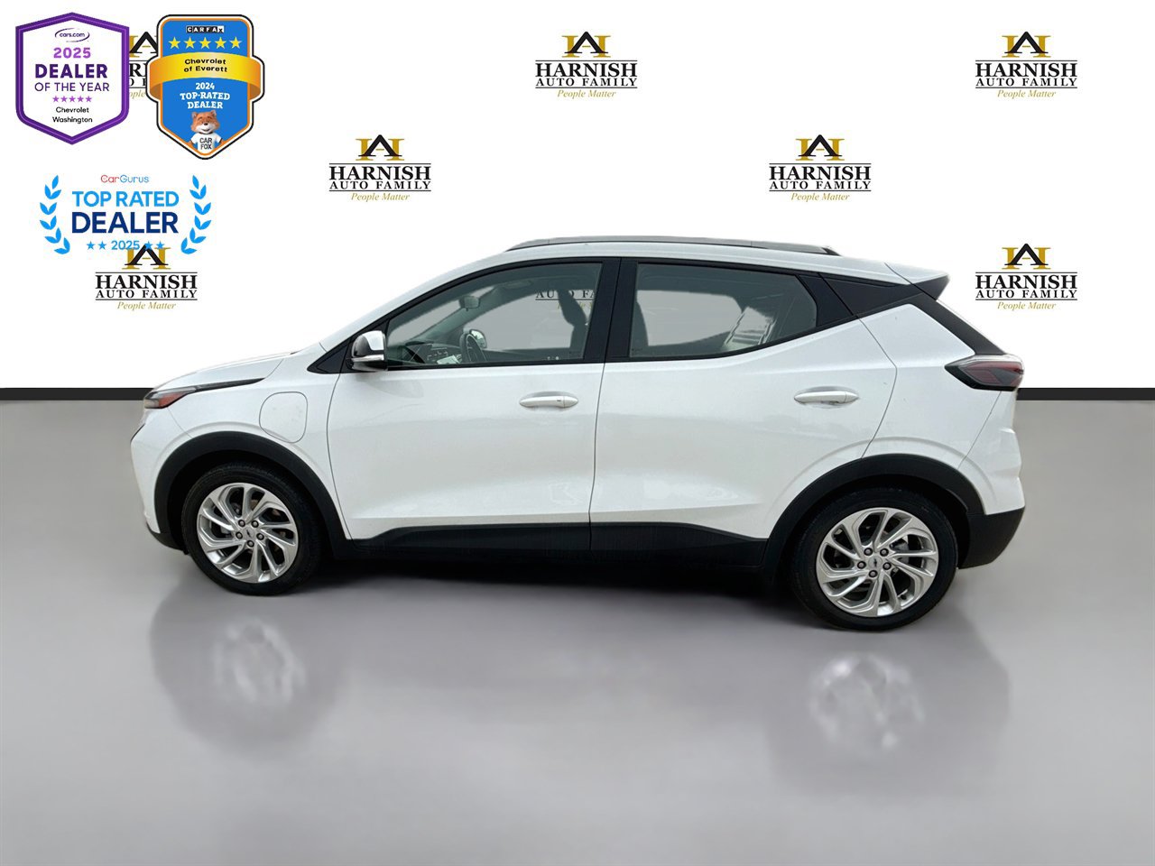 Used 2023 Chevrolet Bolt EUV LT w/ Driver Confidence Package FWD image 2