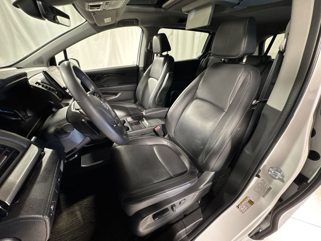 Used 2023 Honda Odyssey Touring image 16