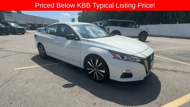 Used 2022 Nissan Altima 2.5 SR FWD image 2