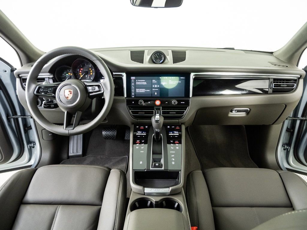 New 2026 Porsche Macan image 19