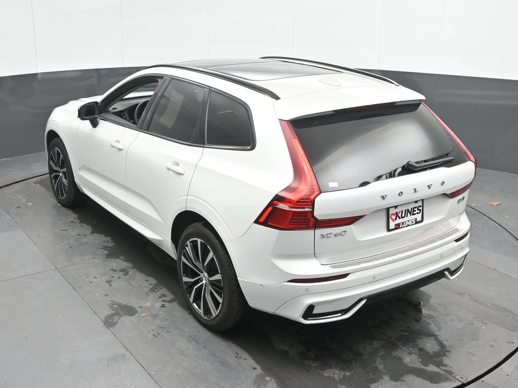 Used 2024 Volvo XC60 B5 Plus w/ Protection Package Premier image 32