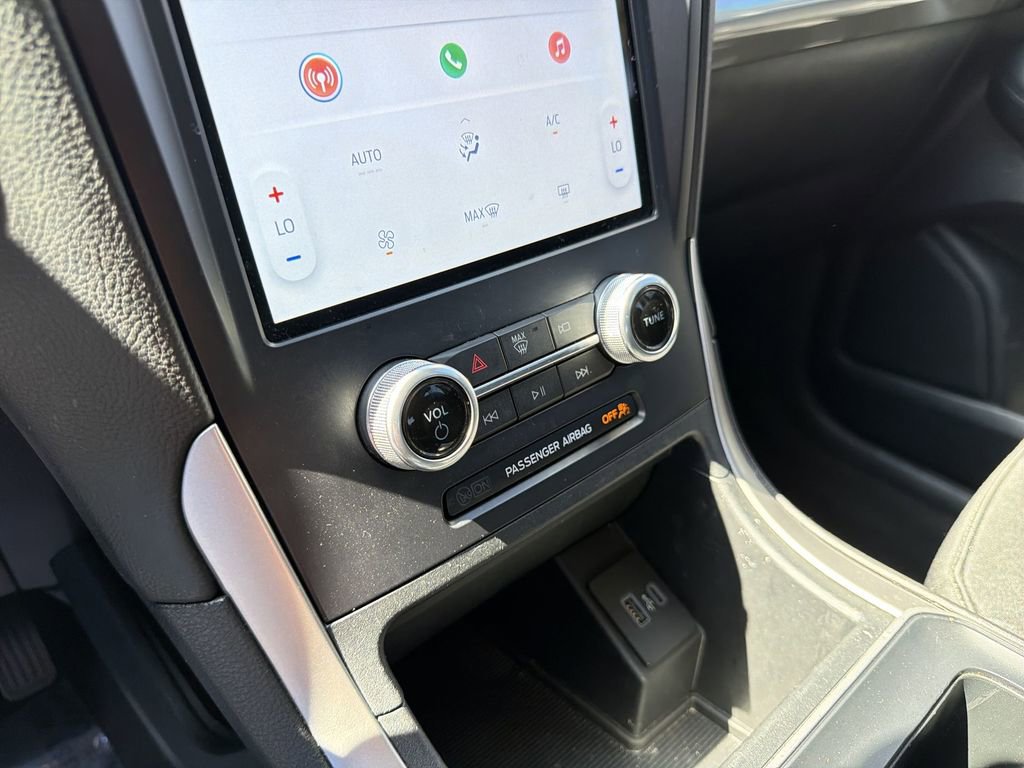 Used 2021 Ford Edge SE image 23