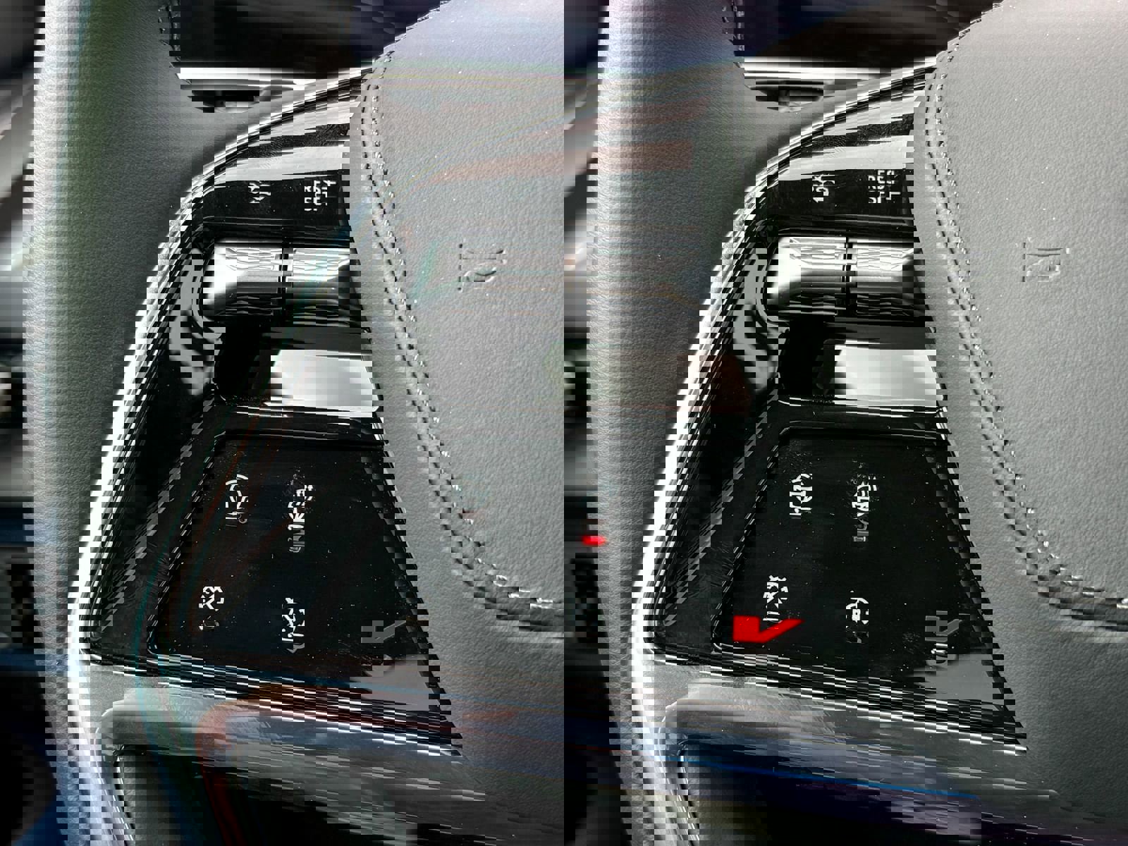 New 2026 Cadillac Vistiq Premium Luxury w/ LPO, Floor Liner Package image 25