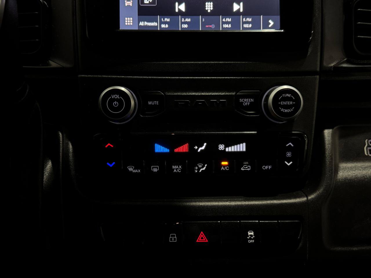 Used 2025 RAM ProMaster 2500 w/ Convenience Group FWD image 20
