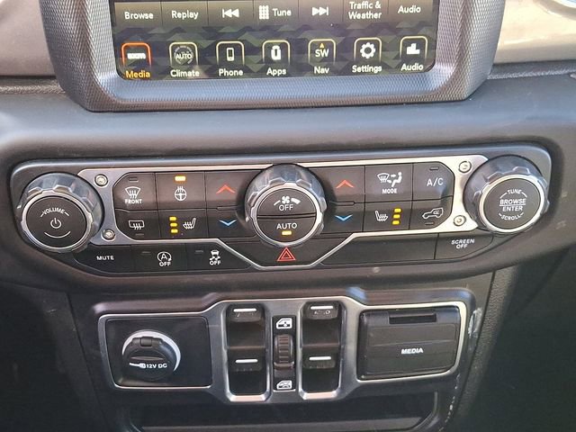 Used 2018 Jeep Wrangler Unlimited Sahara image 16