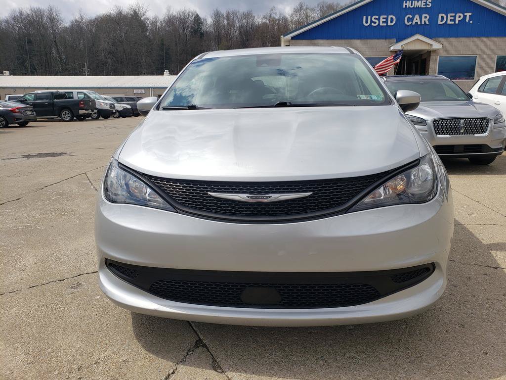 Certified 2023 Chrysler Voyager LX FWD image 9