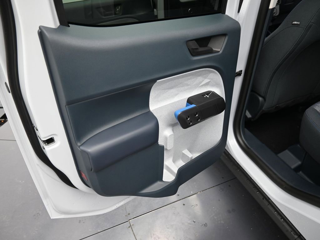 New 2025 Ford Maverick XLT w/ XLT Luxury Package image 28