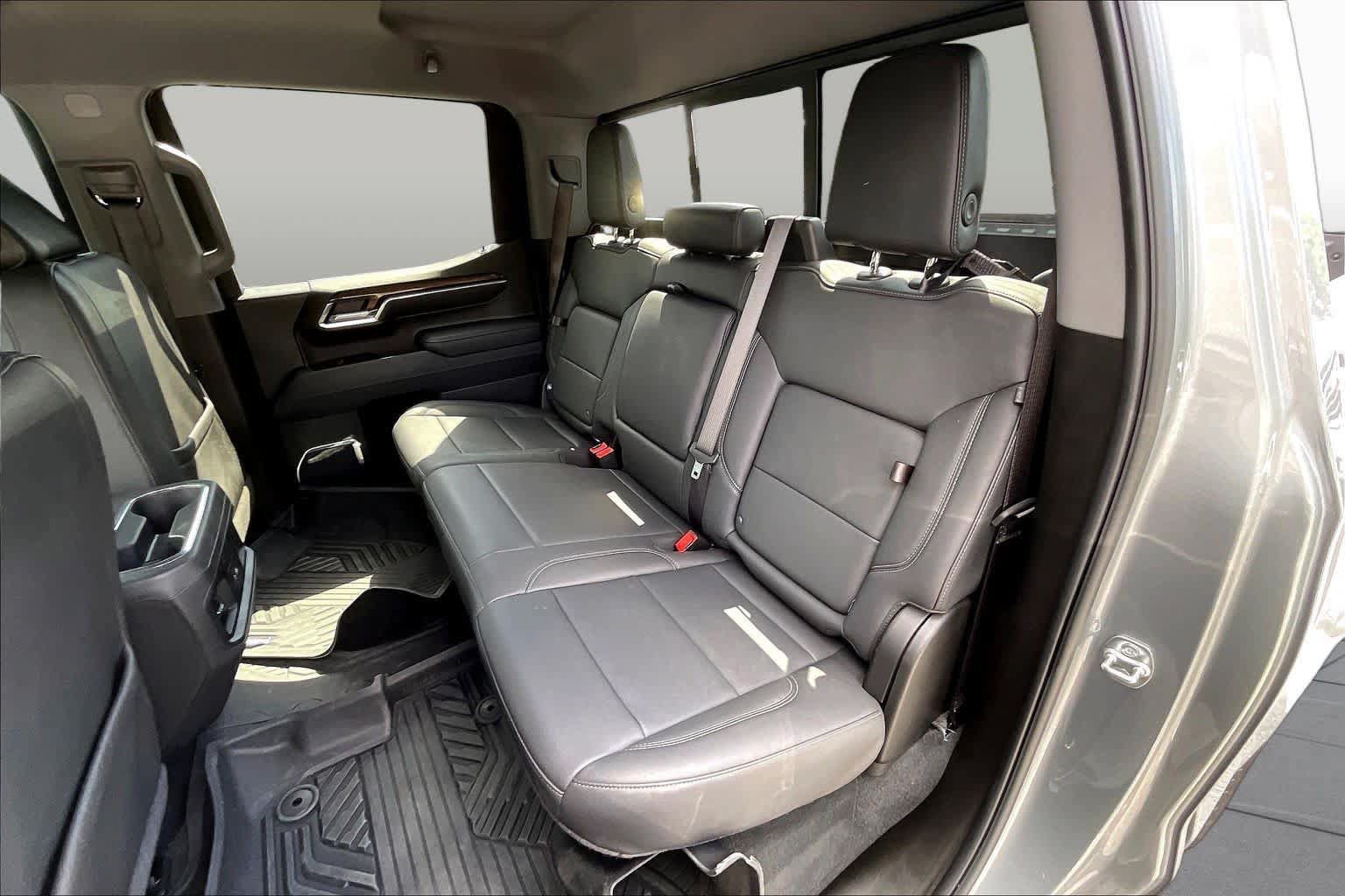 Used 2025 Chevrolet Silverado 1500 LT Trail Boss w/ Convenience Package II AWD/4WD image 25