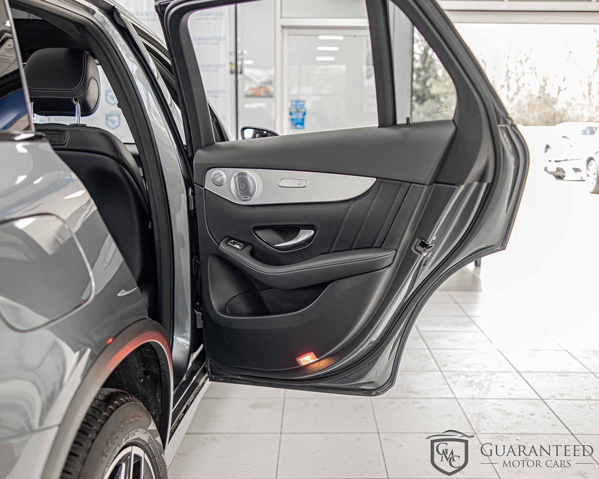Used 2019 Mercedes-Benz GLC 300 4MATIC w/ Multimedia Package image 41