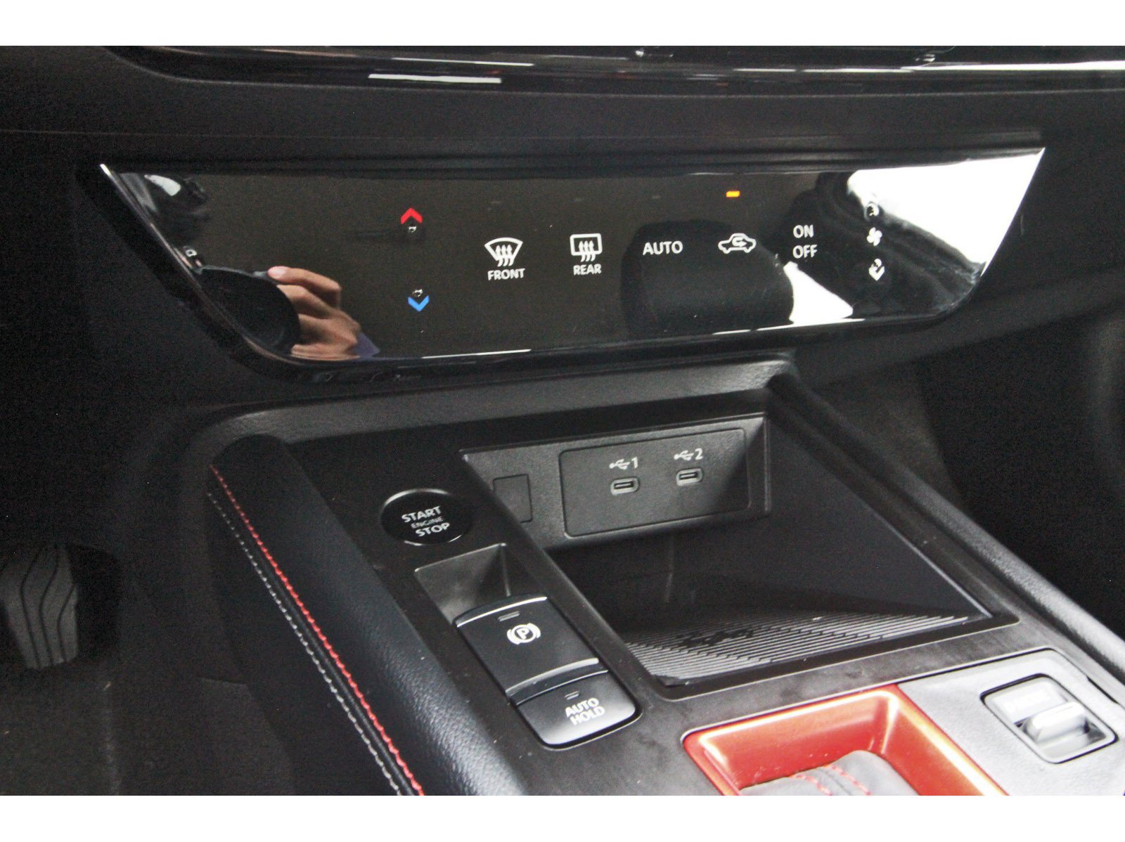 Used 2025 Nissan Kicks SR AWD/4WD image 27