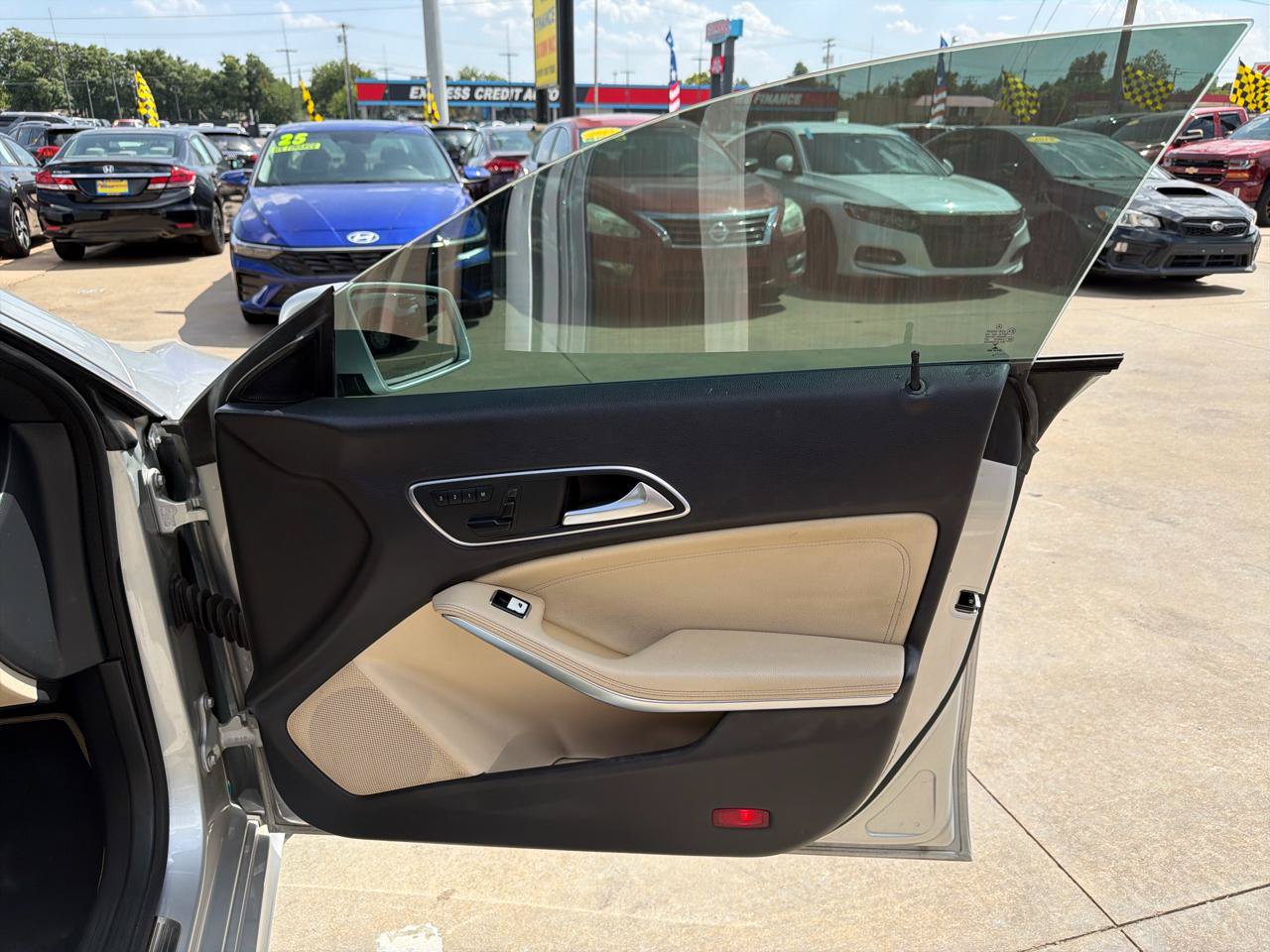 Used 2015 Mercedes-Benz CLA 250 4MATIC image 22