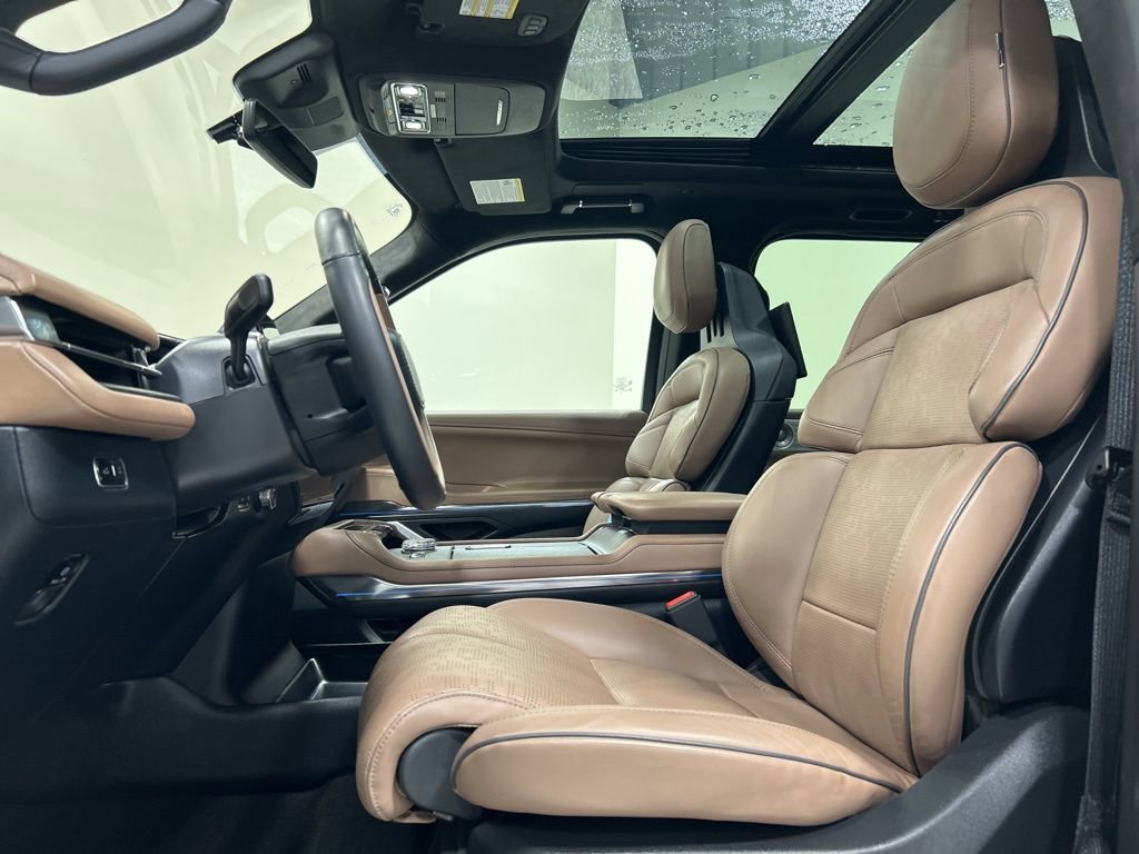 Used 2025 Lincoln Navigator L Black Label image 9