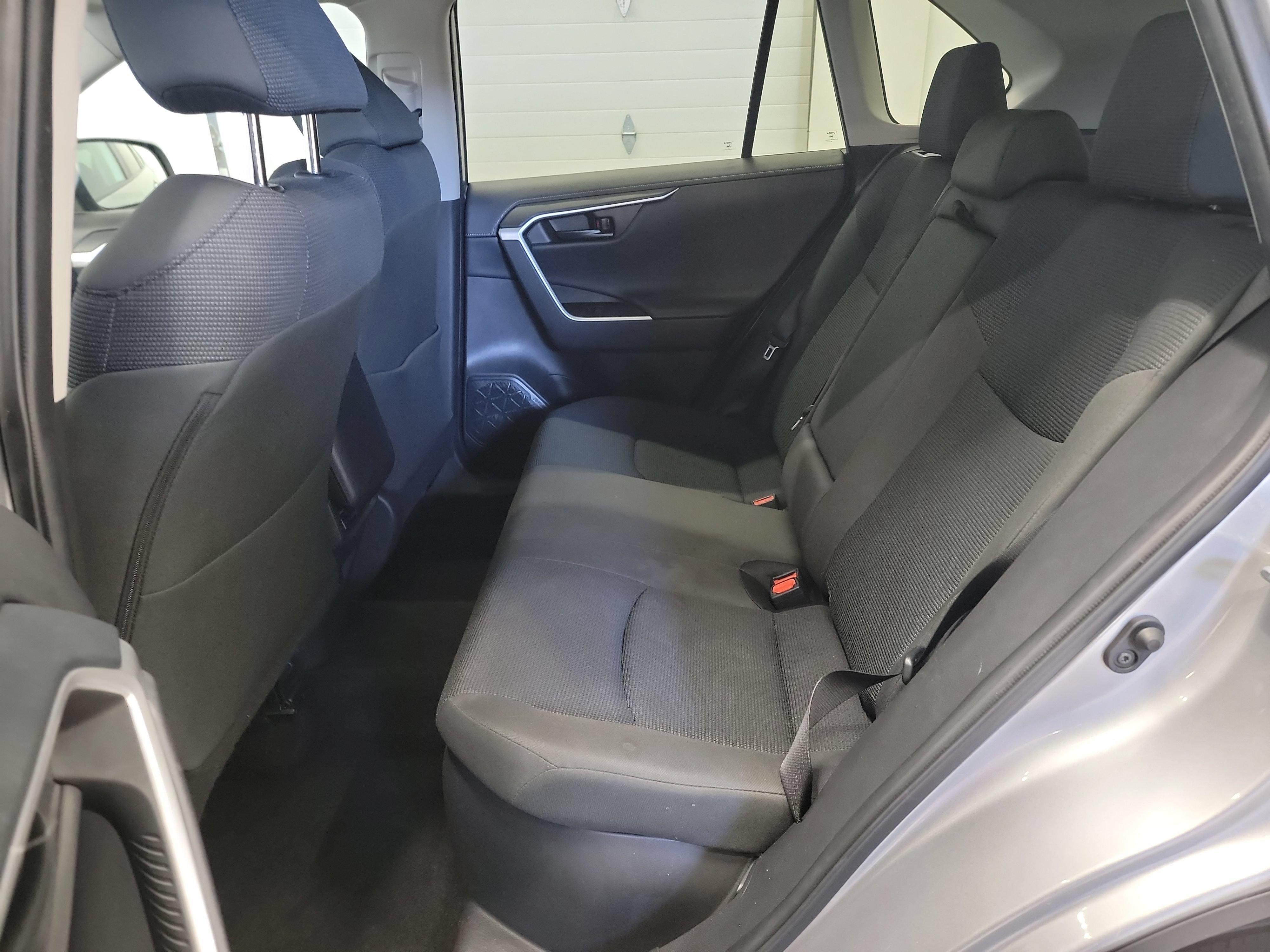 Used 2025 Toyota RAV4 LE AWD/4WD image 27