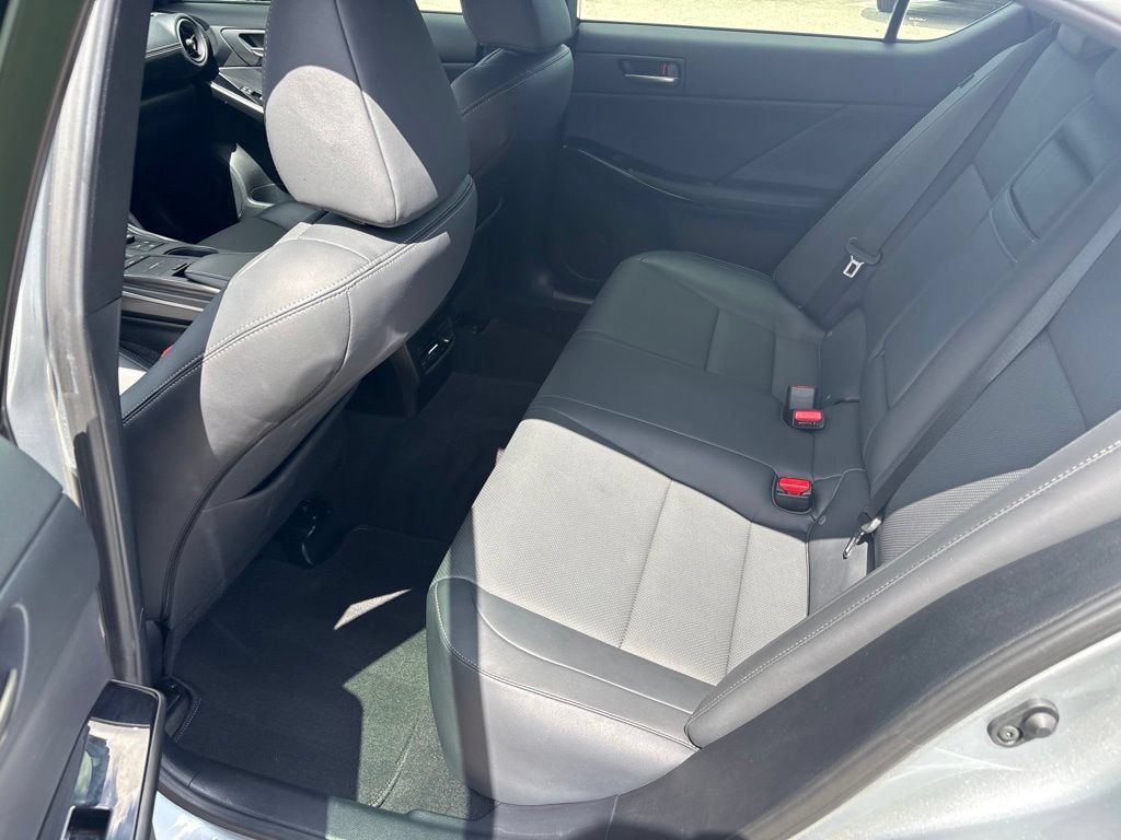 Used 2021 Lexus IS 300 RWD image 18