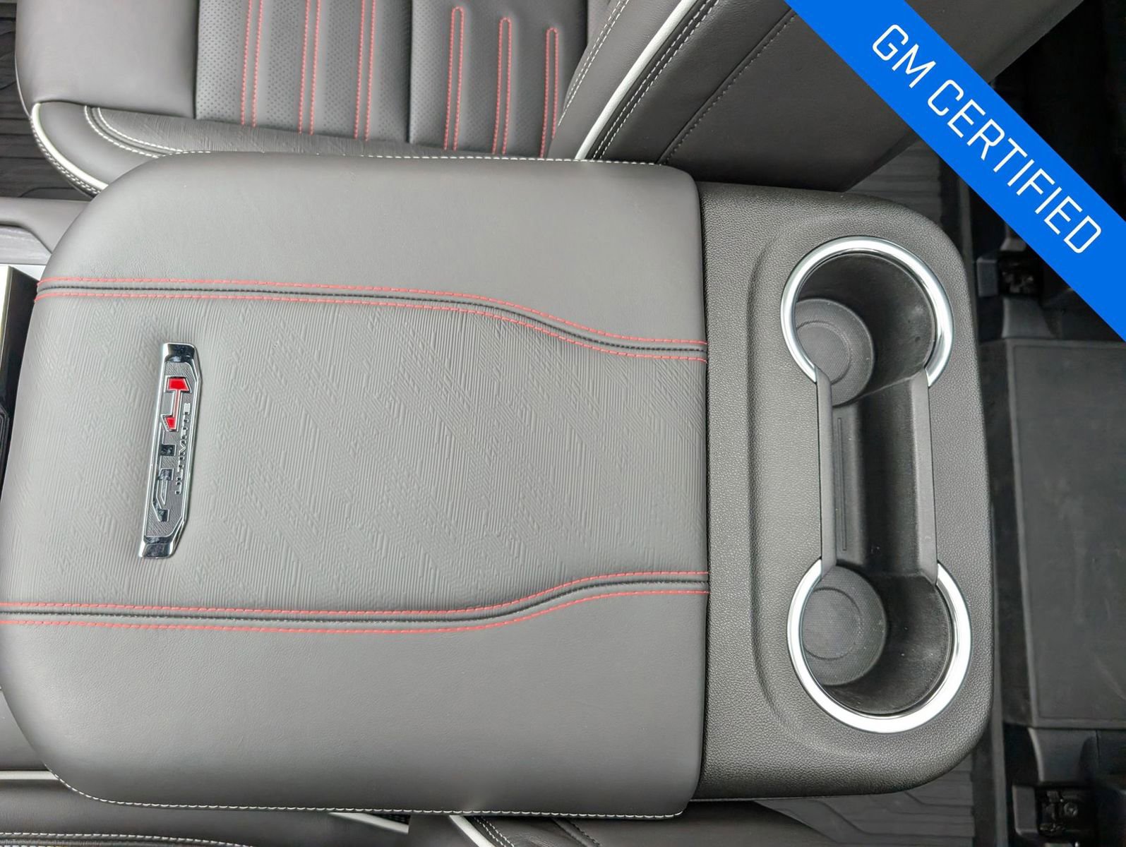 Used 2025 GMC Yukon AT4 Ultimate w/ LPO, Floor Liner Package image 31