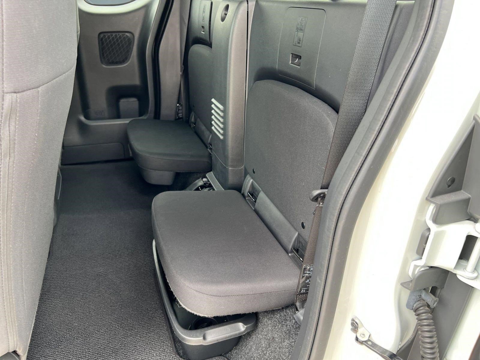 Used 2024 Nissan Frontier S w/ Technology Package image 15