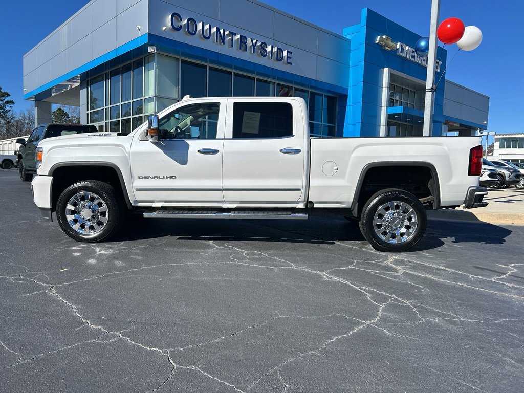 Used 2019 GMC Sierra 2500 Denali w/ Duramax Plus Package AWD/4WD image 3