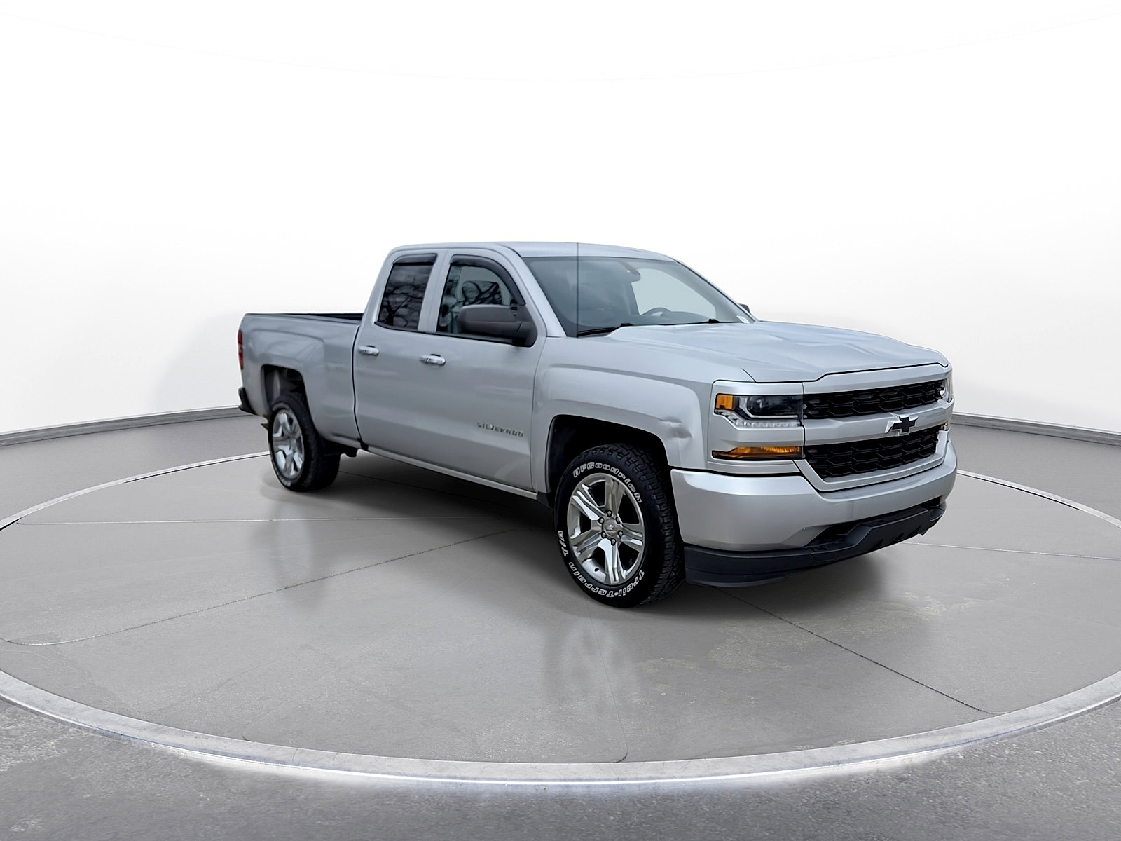 Used 2016 Chevrolet Silverado 1500 Custom RWD image 2