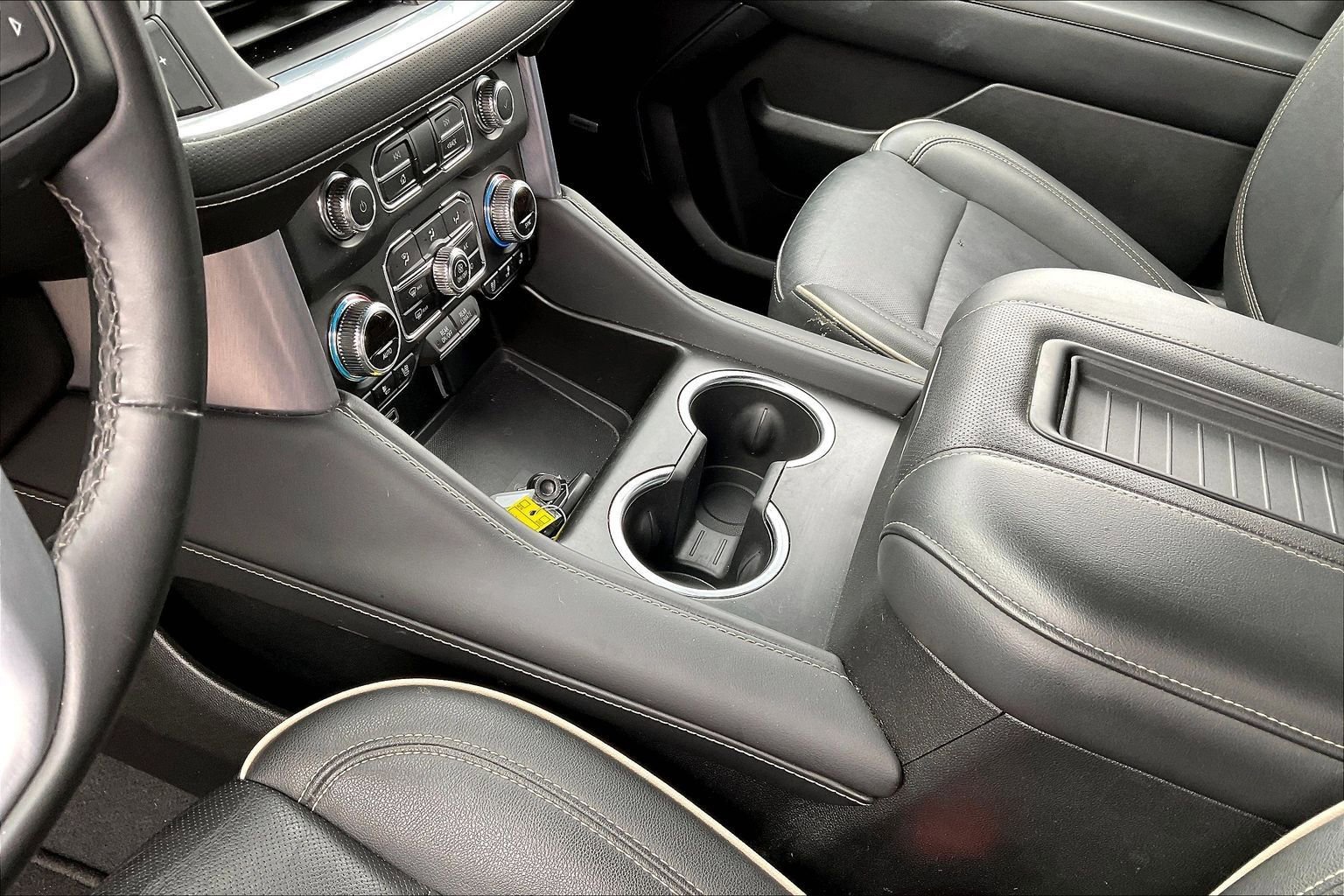 Used 2024 GMC Yukon XL SLT image 18