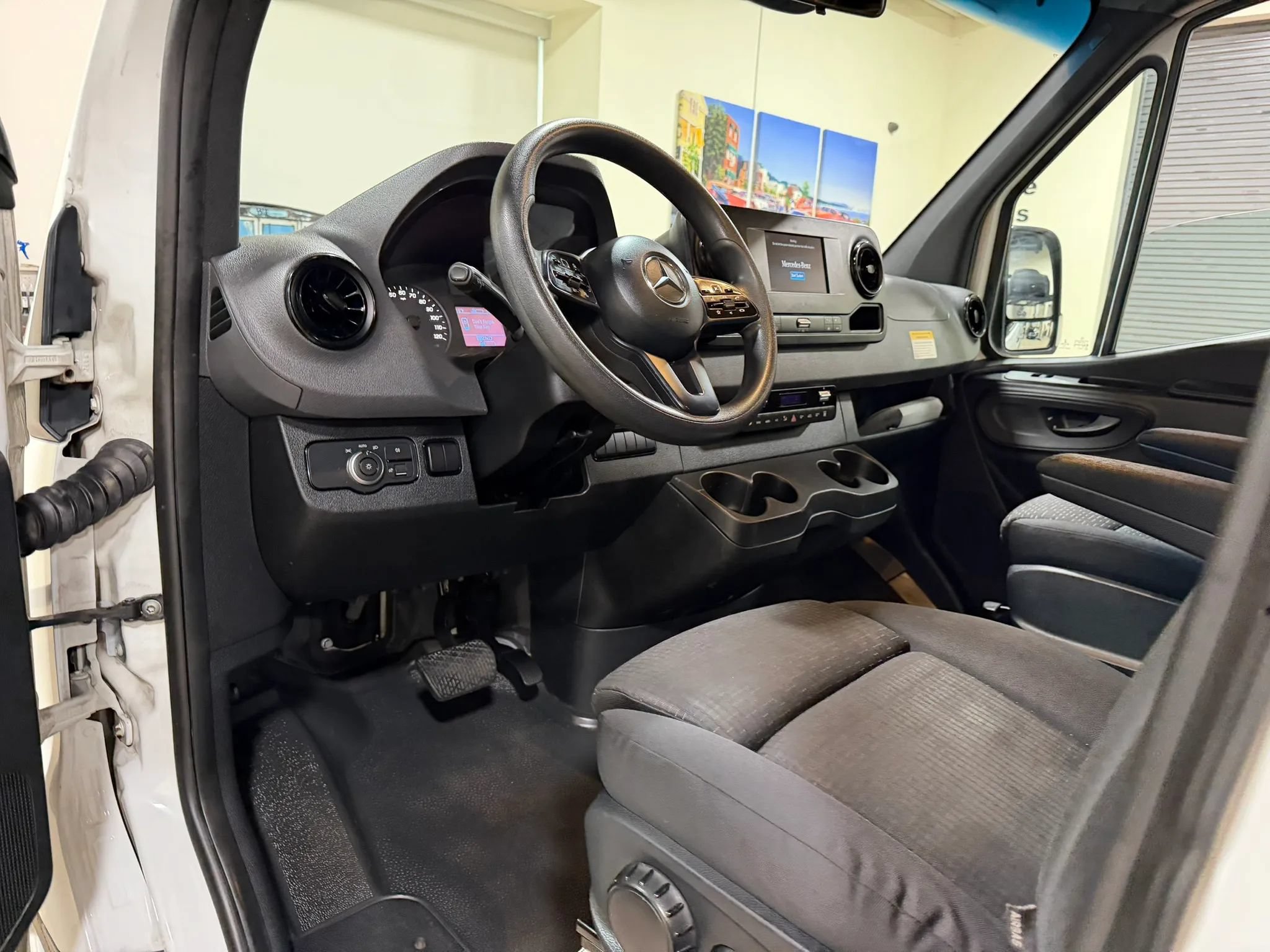Used 2019 Mercedes-Benz Sprinter 2500 image 18