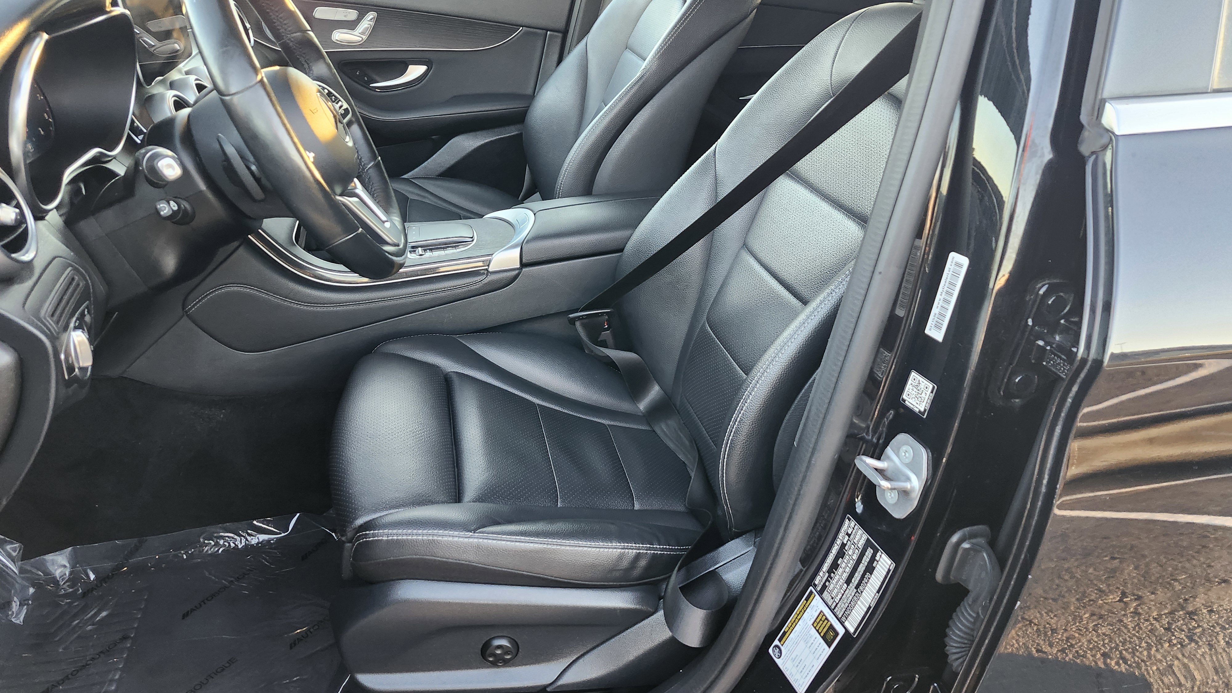 Used 2020 Mercedes-Benz GLC 300 4MATIC w/ Exterior Lighting Package image 18