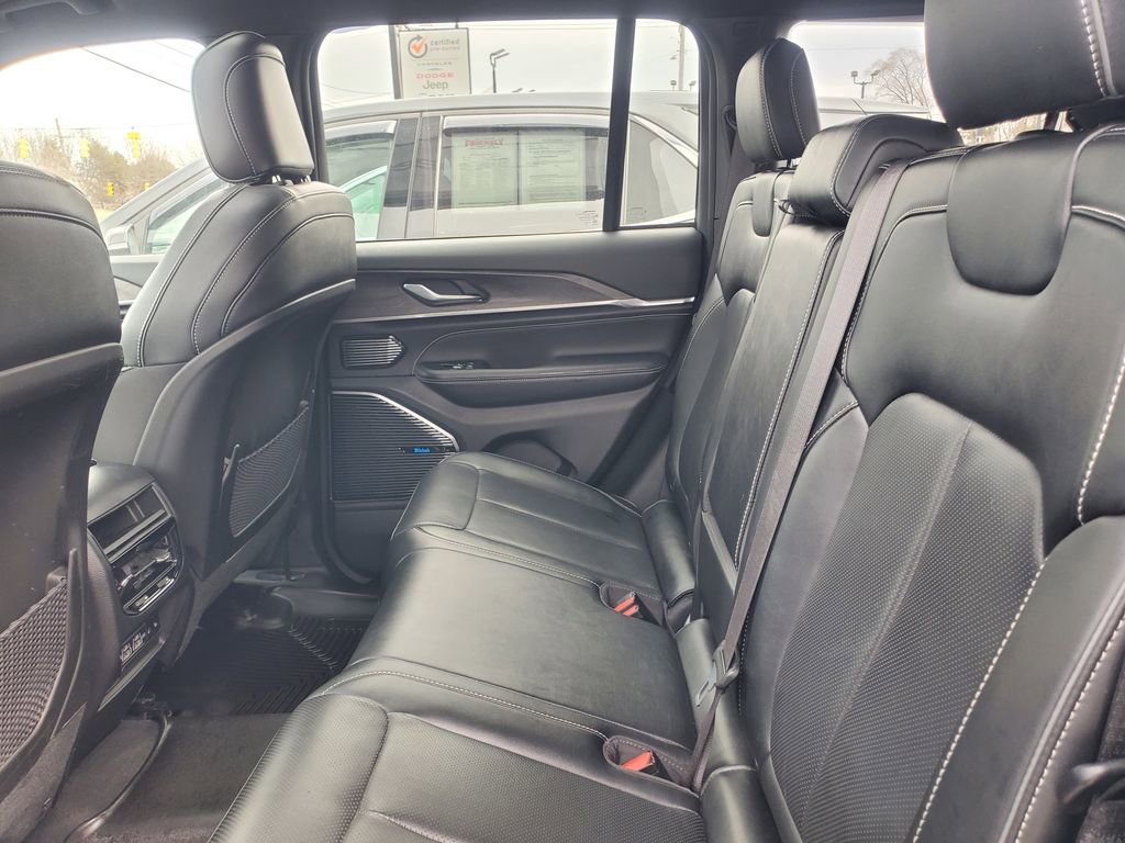 Used 2022 Jeep Grand Cherokee Overland image 33