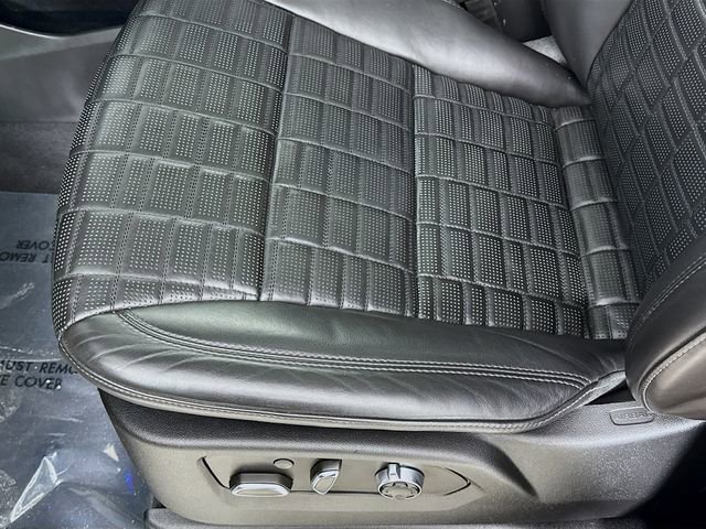 Used 2021 Cadillac Escalade ESV Sport Platinum w/ LPO, ONYX Package image 18