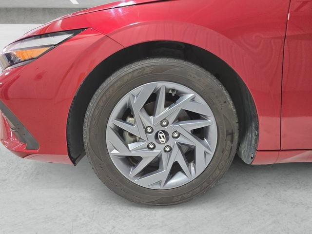 Used 2024 Hyundai Elantra SEL FWD image 23