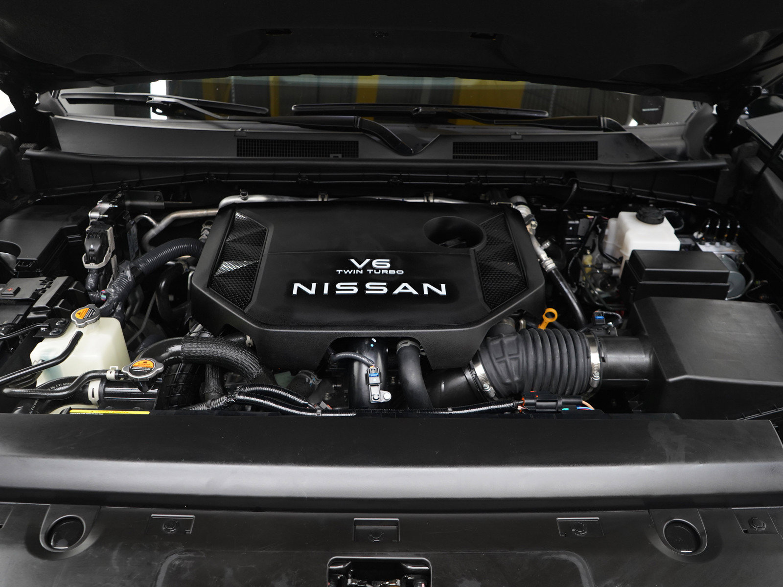 Used 2025 Nissan Armada SV AWD/4WD image 32