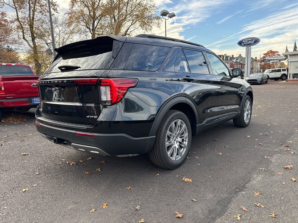 New 2026 Ford Explorer Active w/ Active Comfort Package image 3