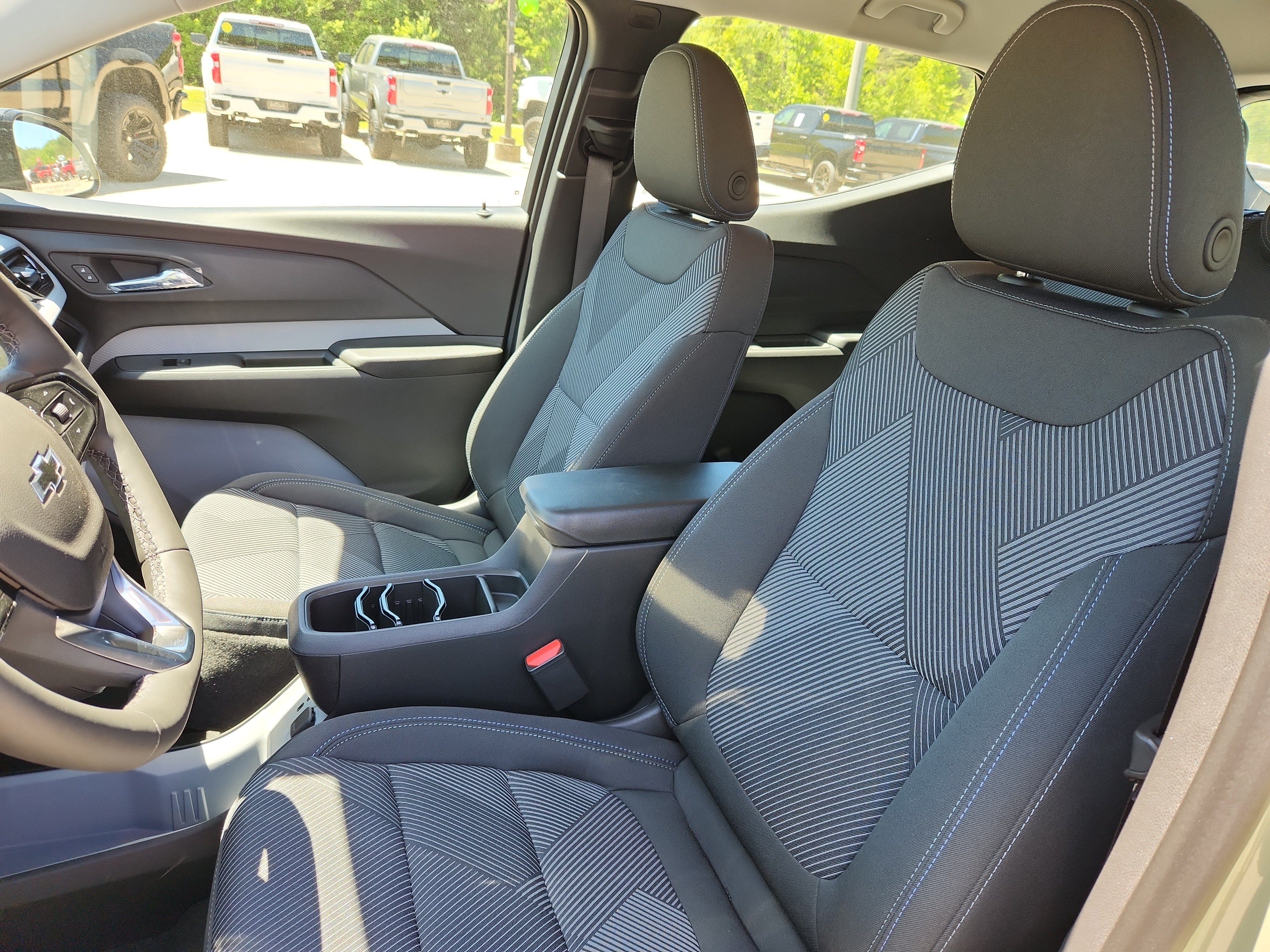 New 2027 Chevrolet Bolt LT w/ Comfort Package FWD image 9