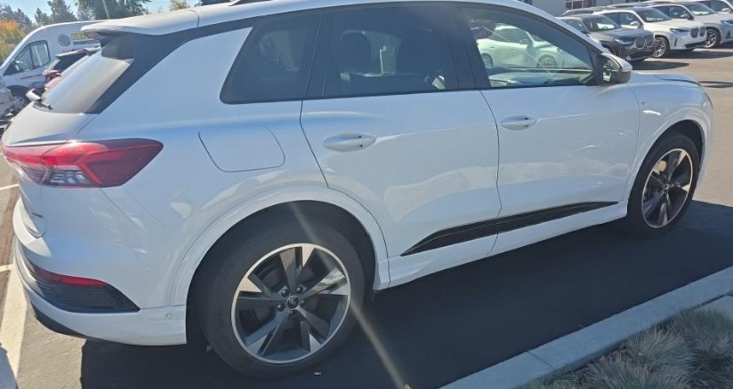 Used 2024 Audi Q4 e-tron Prestige AWD/4WD image 10