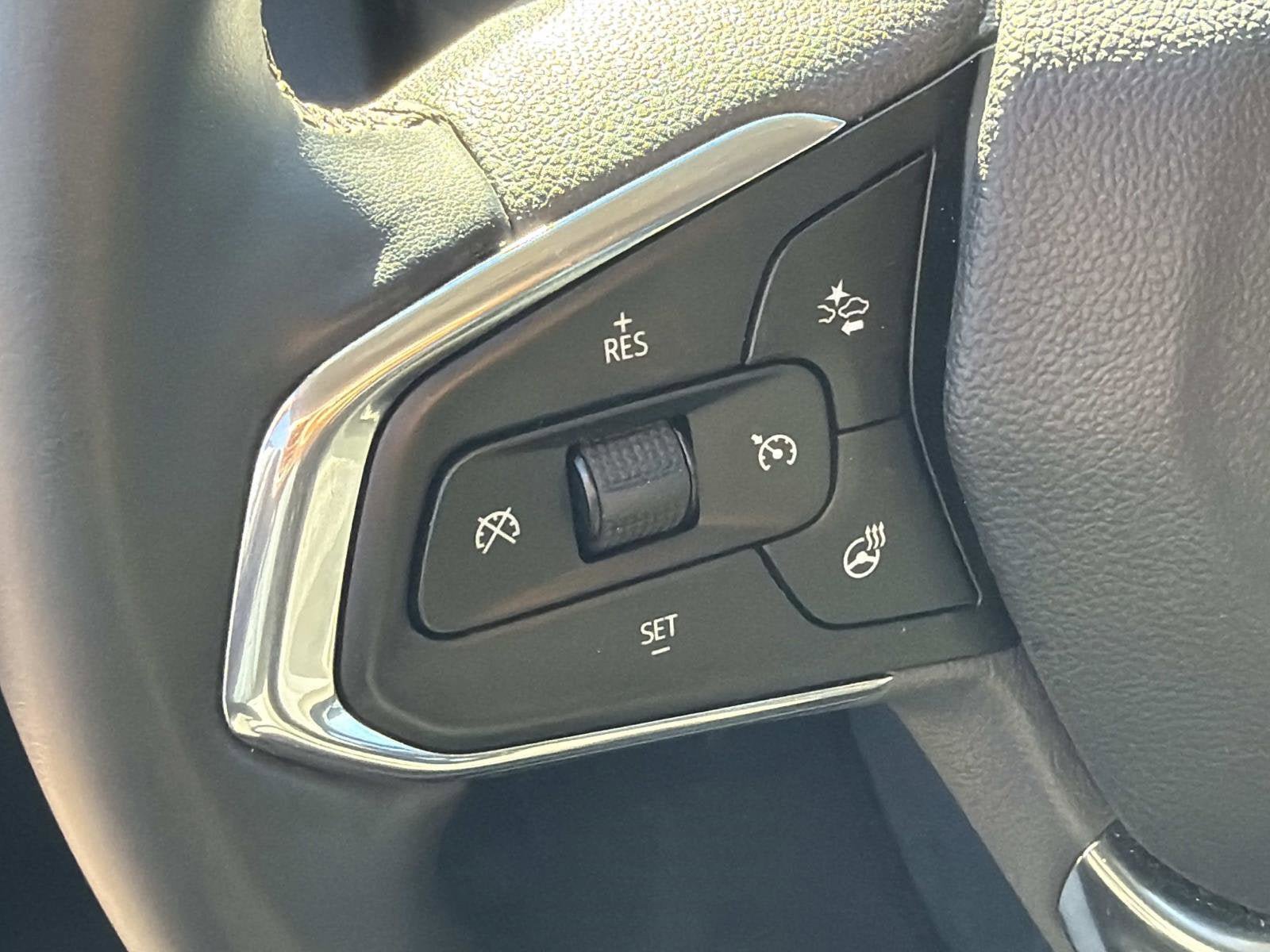 Certified 2025 Chevrolet Trax LT w/ LT Convenience Package image 6