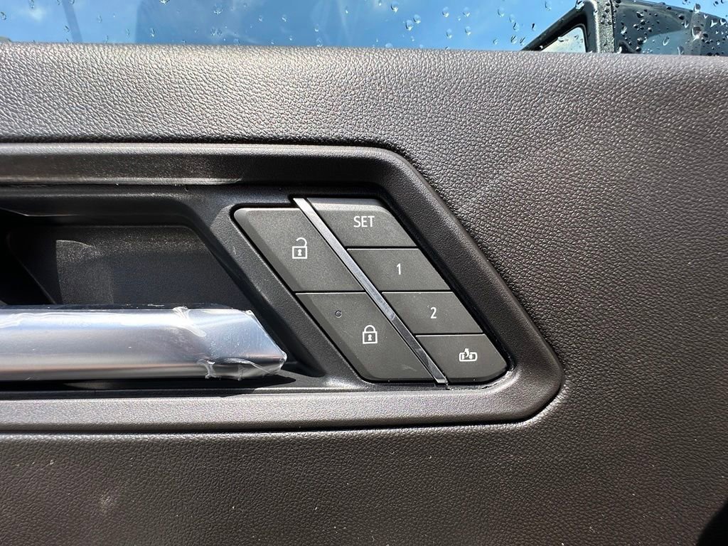 New 2026 GMC Canyon AT4 AWD/4WD image 18