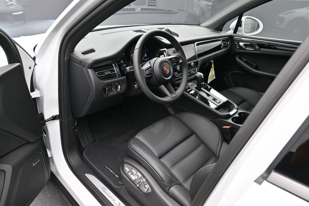 New 2026 Porsche Macan S AWD/4WD image 4