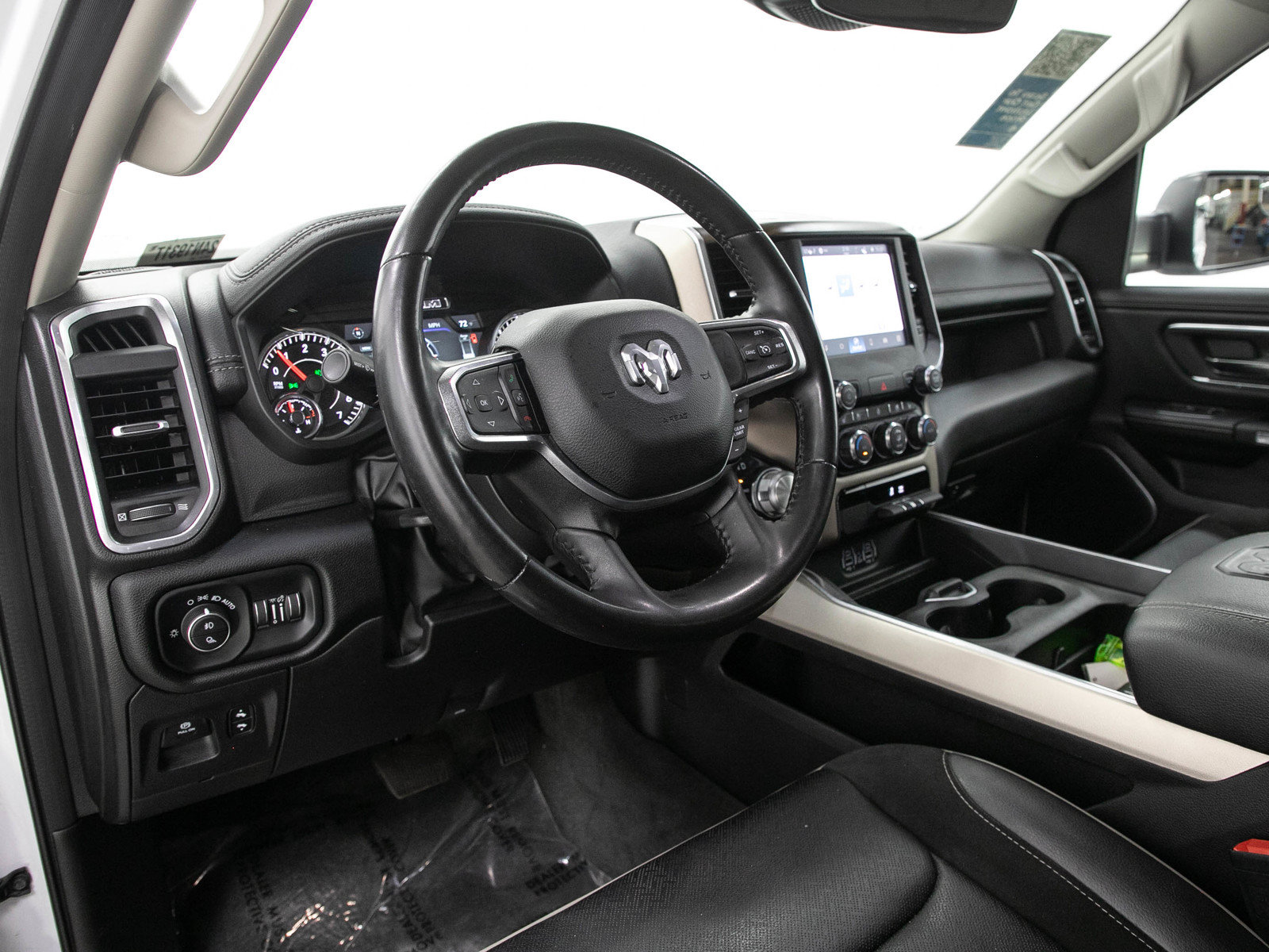 Used 2022 RAM 1500 Laramie AWD/4WD image 26