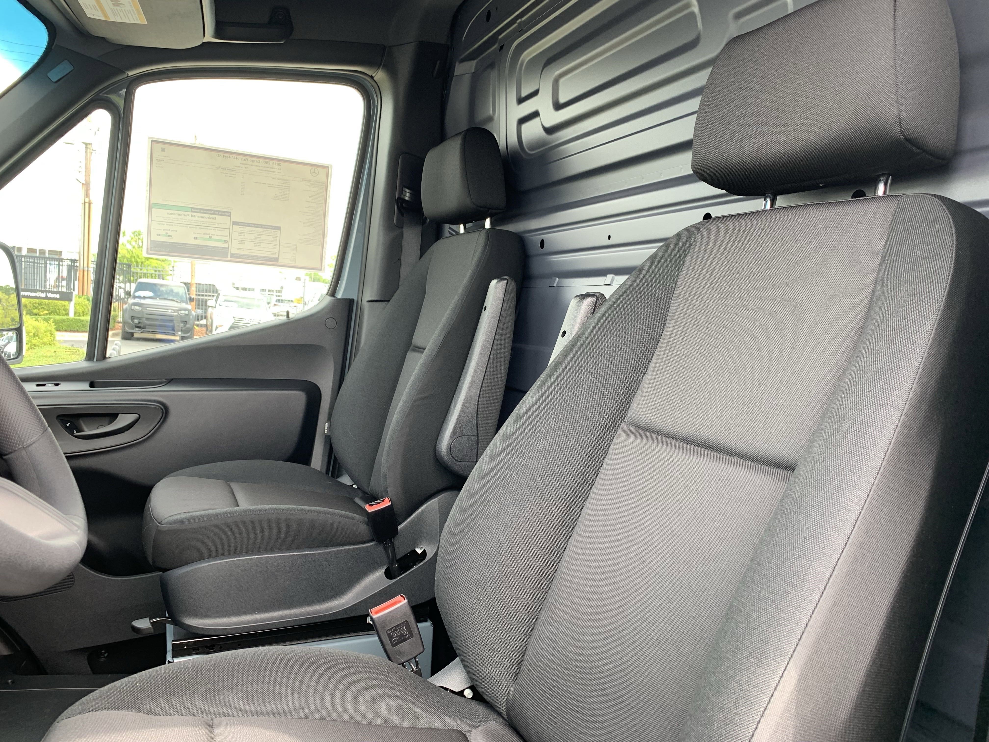 New 2025 Mercedes-Benz Sprinter 2500 image 32