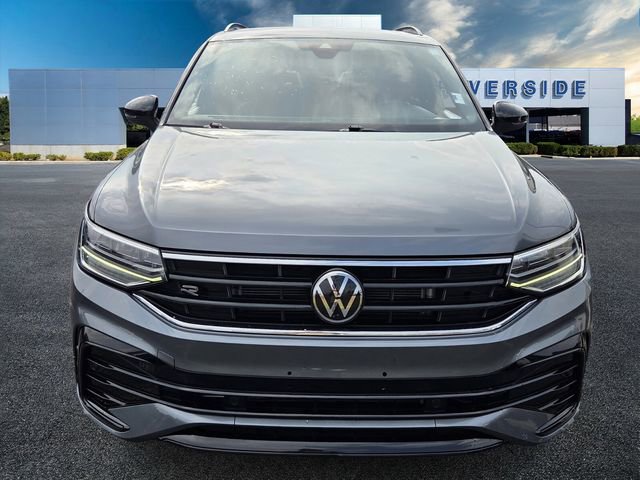 Used 2024 Volkswagen Tiguan SE R-Line image 2