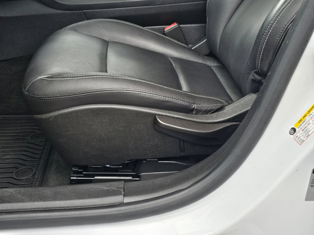 Used 2014 Chevrolet Volt Premium w/ Premium Trim Package image 29