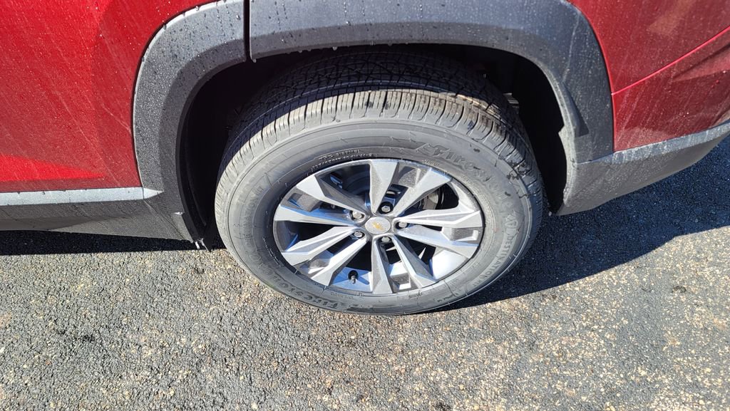 New 2026 Chevrolet Equinox LT w/ Safety and Technology Package FWD image 8