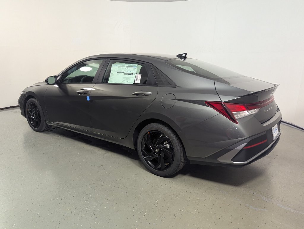 New 2026 Hyundai Elantra SEL Sport FWD image 5