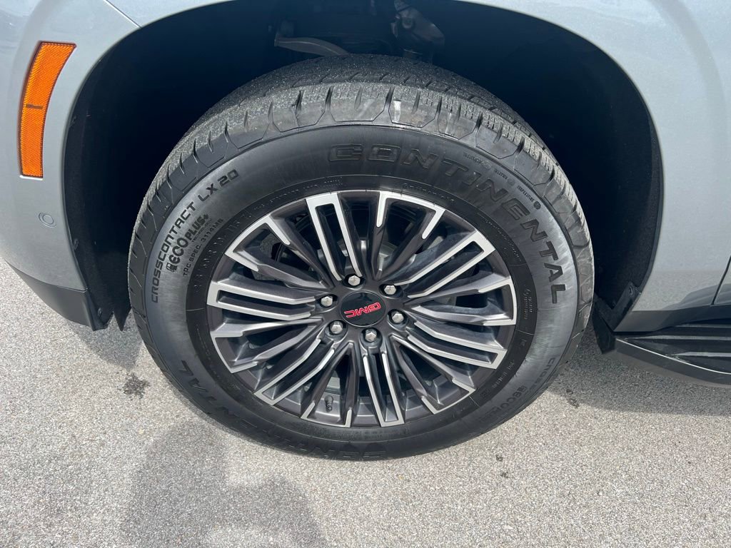 Used 2025 GMC Yukon XL Elevation image 13