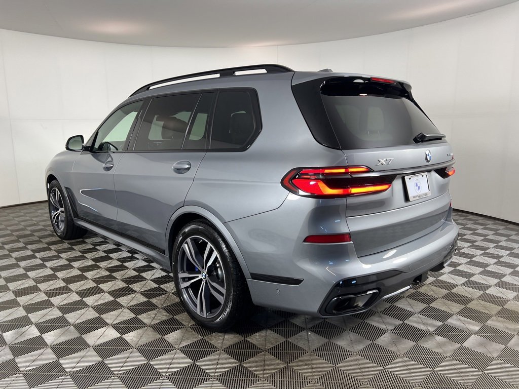 Used 2026 BMW X7 xDrive40i w/ M Sport Package image 11
