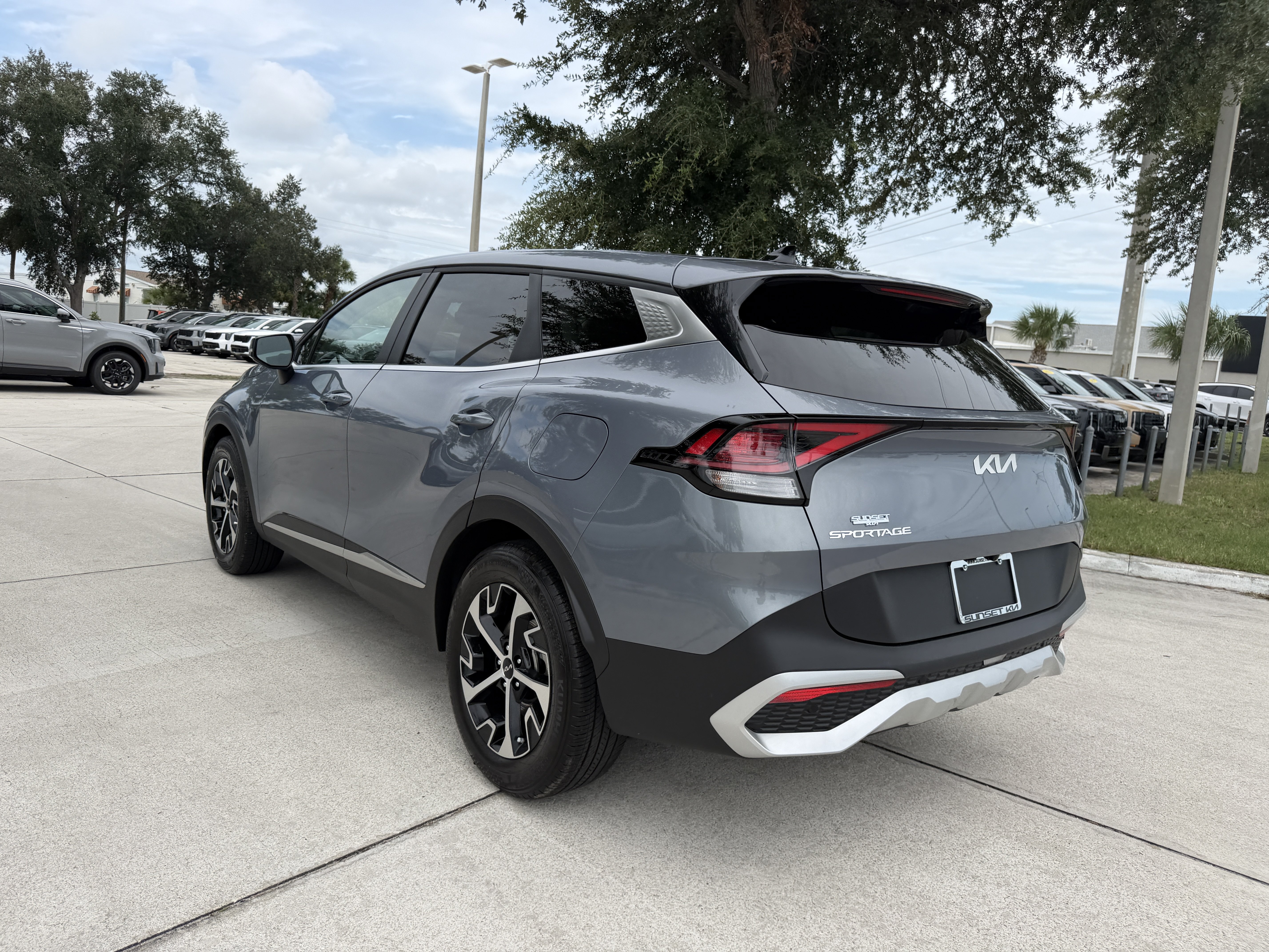 Used 2025 Kia Sportage EX FWD image 6