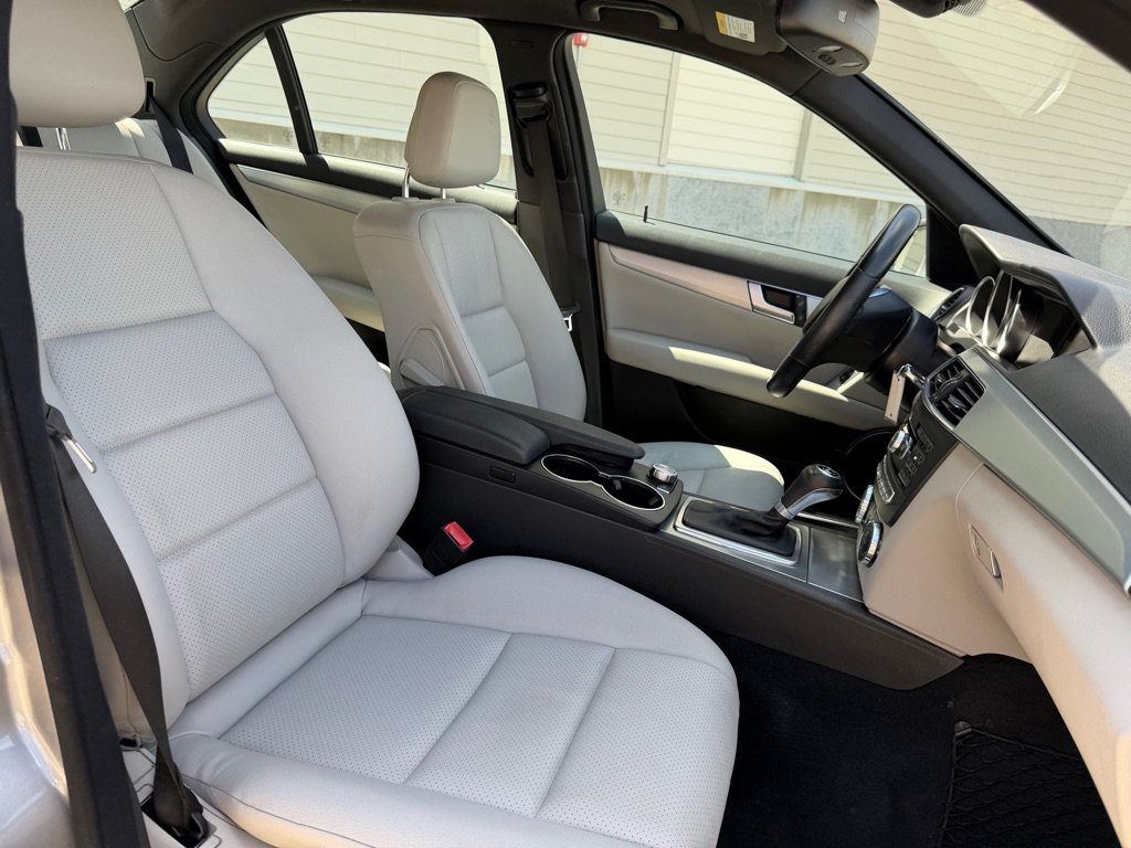 Used 2014 Mercedes-Benz C 250 Sedan image 27