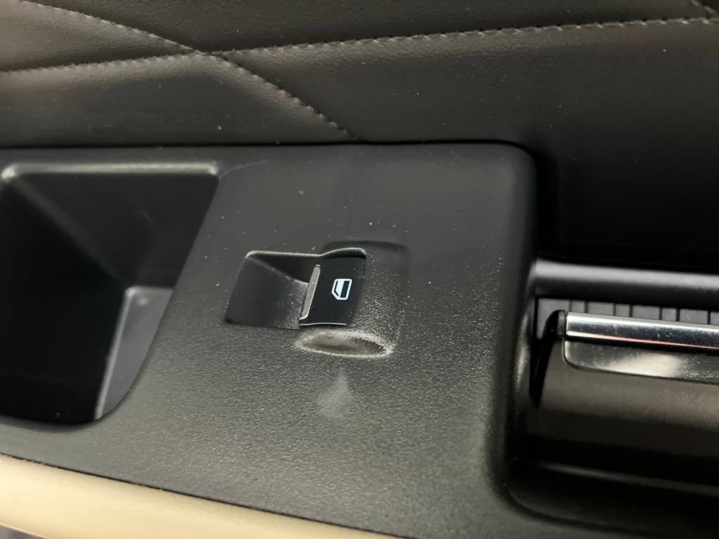 Used 2023 Ford Expedition Max Platinum image 22