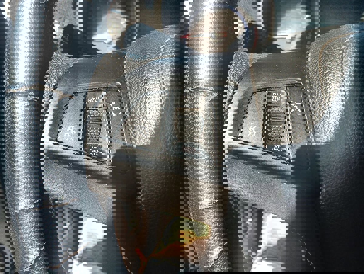 Used 2016 Chevrolet Cruze LT image 9