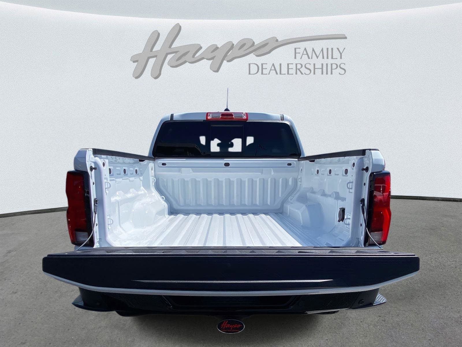 Used 2024 Chevrolet Colorado Z71 w/ Z71 Convenience Package 2 image 40